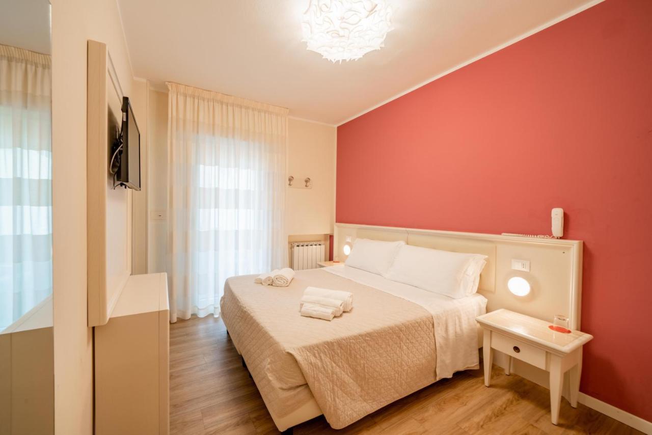 Hotel Orchidea Червия Екстериор снимка