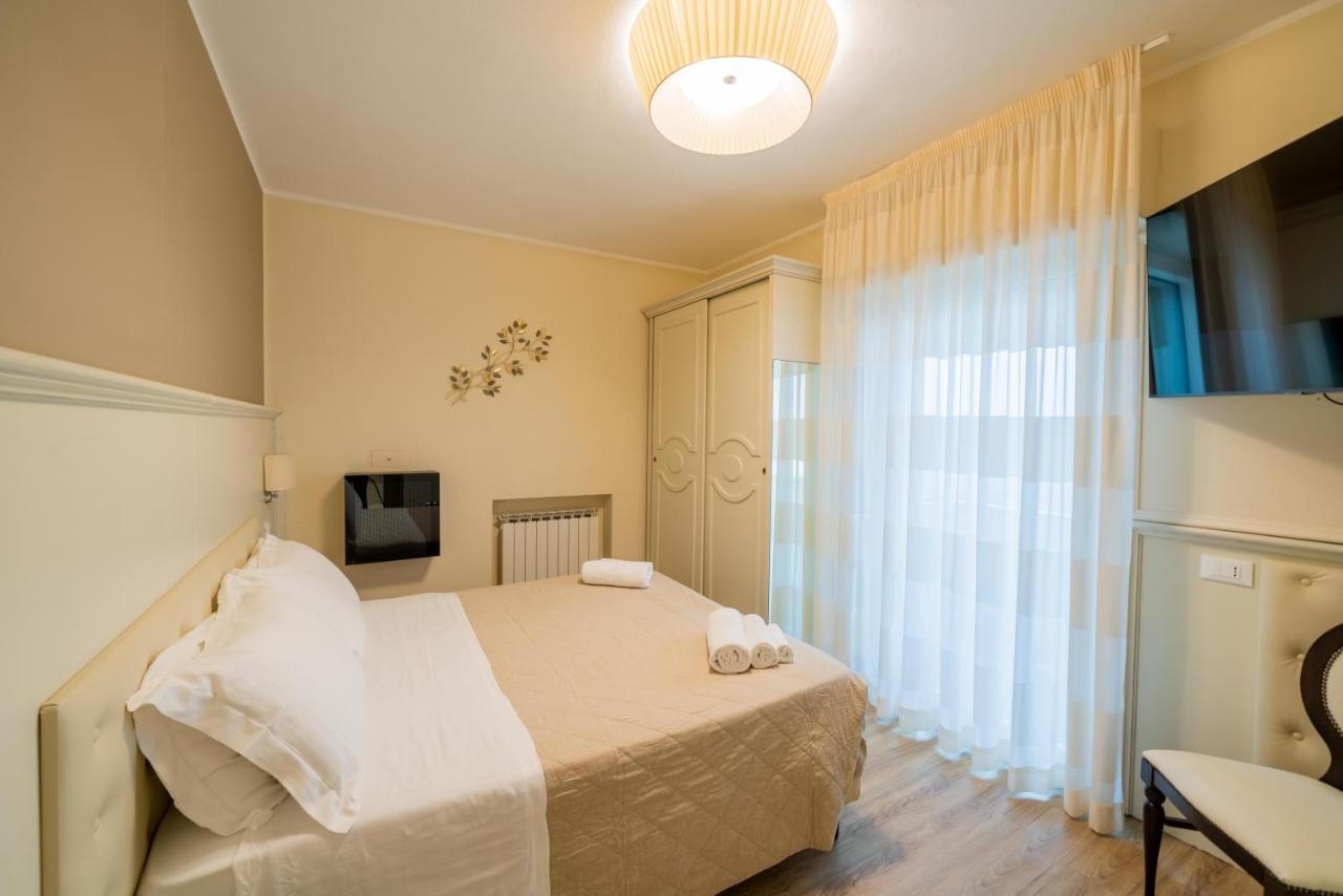 Hotel Orchidea Червия Екстериор снимка